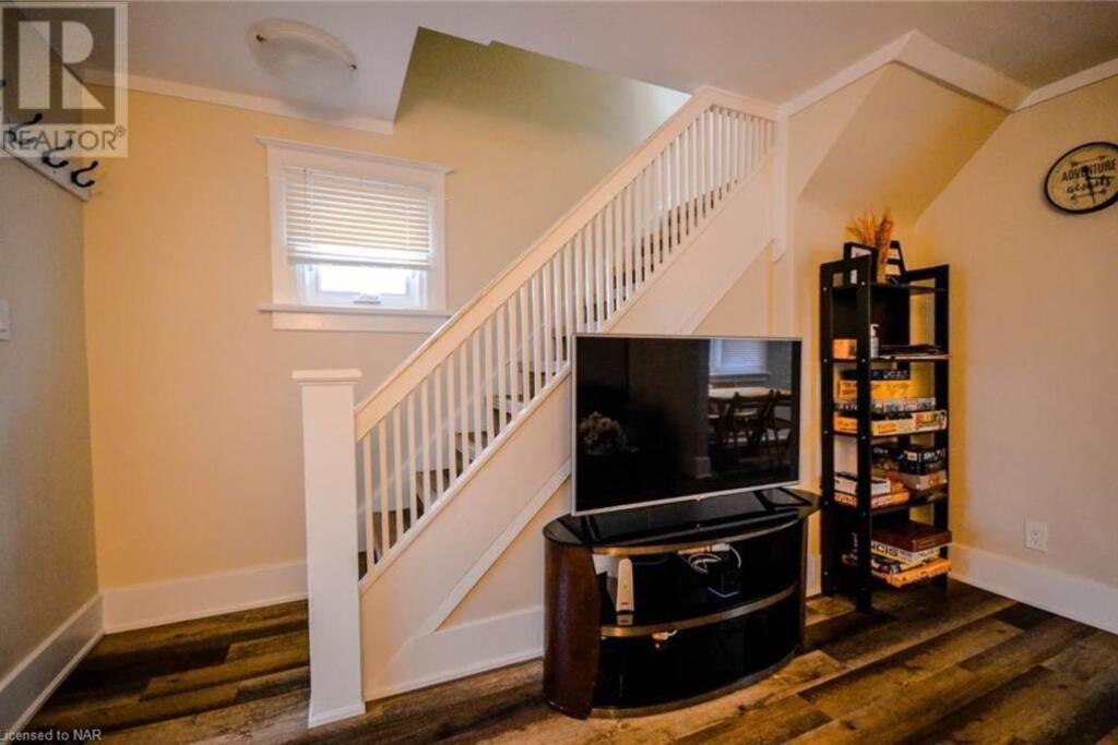 Casa vacanze Cozy 3 Bedroom Downtown With Complimentary Breakfast Delivered Daily To The Niagara Falls
