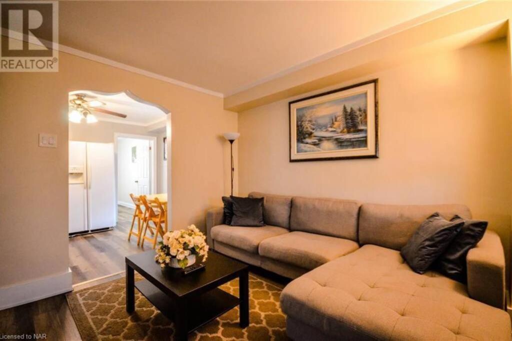 Cozy 3 Bedroom Downtown With Complimentary Breakfast Delivered Daily To The Casa vacanze