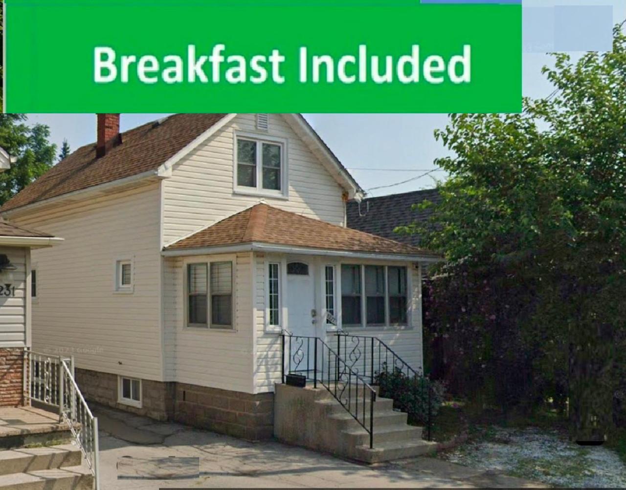 Holiday home Cozy 3 Bedroom Downtown With Complimentary Breakfast Delivered Daily To The *